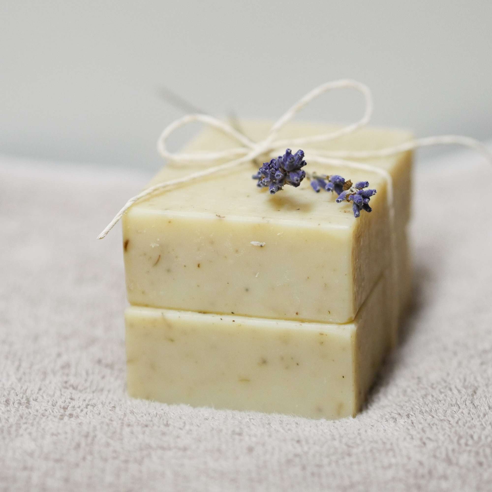 Feste Haarseife Lavendel, vegan, plastikfrei, hergestellt in Berlin