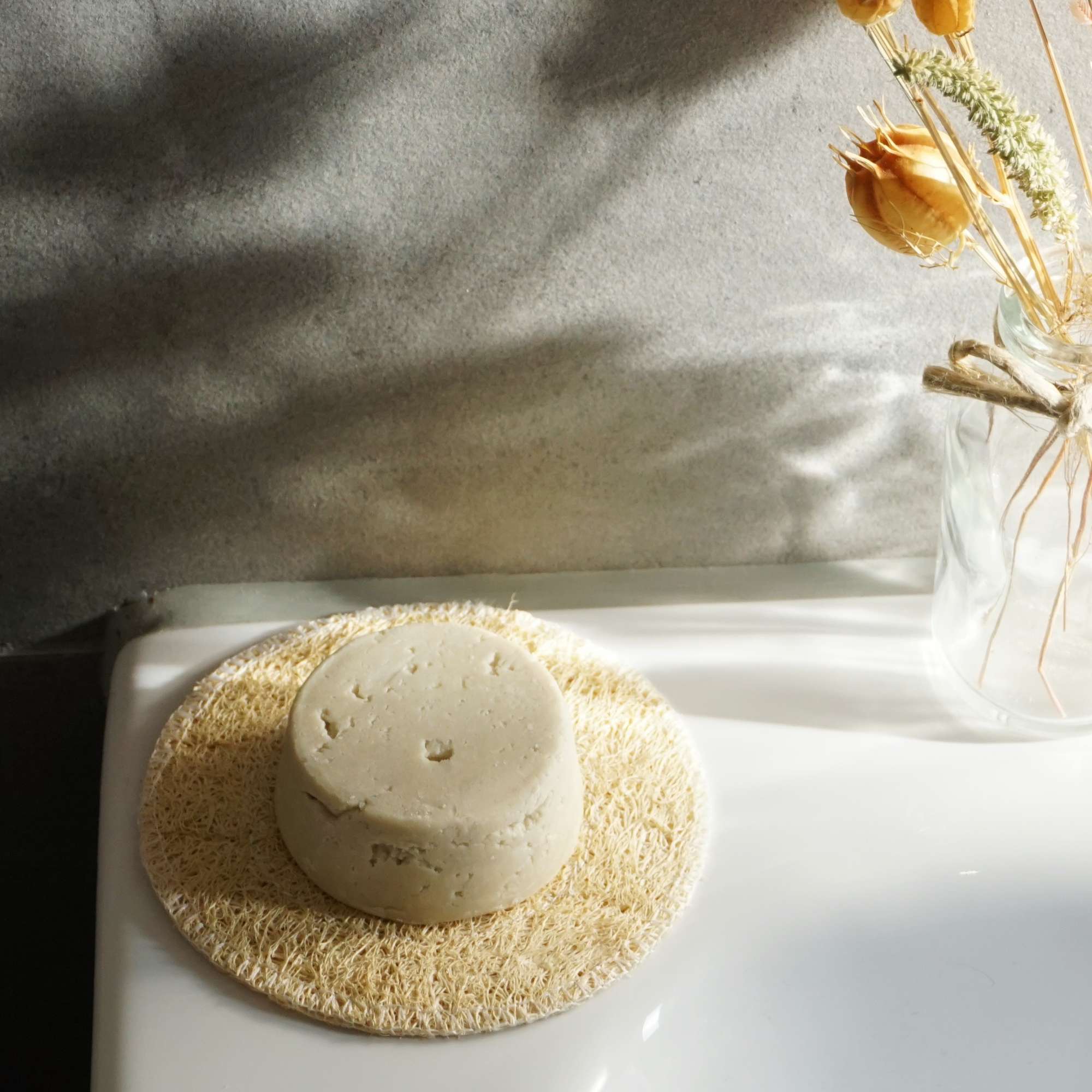 Festes shampoo ohne Duftstoffe, ohne Duftstoffe, schäumt gut, dezenter Duft nach Kakaobutter