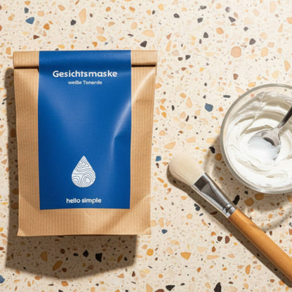 Weiße Tonerde Gesichtsmaske Naturkosmetik, vegan, plastikfrei und in Papier verpackt.