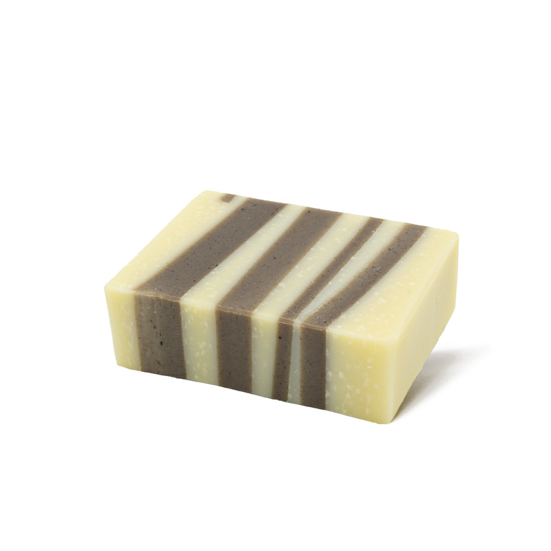 Die handgemachte Terrazzo-Seife Stripe Edition von hello simple pflegt deine Haut und Haare mit natürlichen Zutaten.