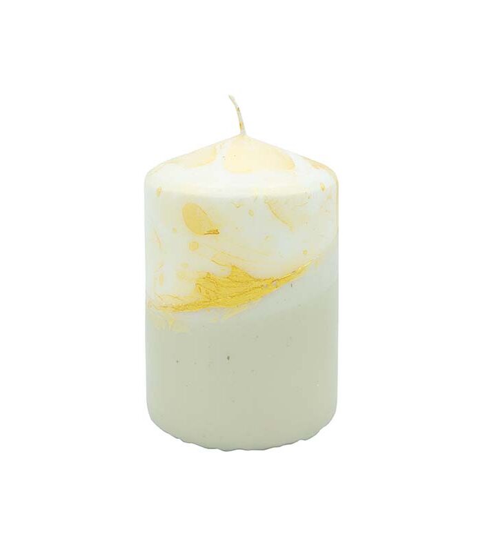 Unsere handgefertigte Dip Dye Kerze in hellgrau sieht nicht nur hübsch aus, die Stumpenkerze ist auch nachhaltig, vegan & palmölfrei!