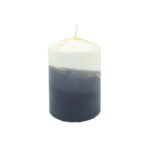 Unsere handgefertigte Dip Dye Kerze in schwarz sieht nicht nur hübsch aus, die Stumpenkerze ist auch nachhaltig, vegan & palmölfrei!