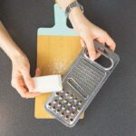 Vegane Kernseife ohne Palmöl von hello simple. Geeignet für Geschirr, Textilien und Haushalt.