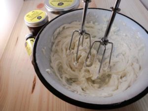 Body Butter selber machen. DIY-Sets aus veganen Bio-Zutaten. Rezept kostenlos.